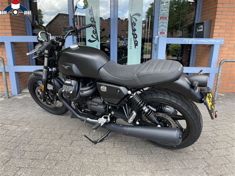 Stoere Moto Guzzi V7 Stone Nero Ruvido Bj 4 2022 2838km Leertouwer