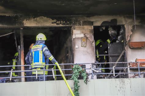 Wohnung brannte aus Bewohner versuchte Brand zu löschen