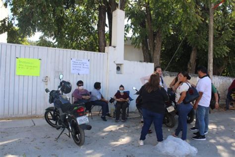 Sindicalizados De Semarnat Realizan Paro De Labores Por Retraso De Pagos En Campeche Poresto