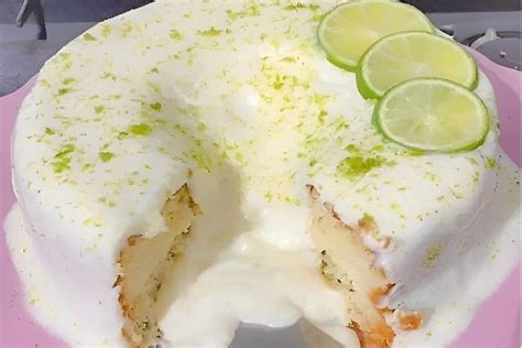 Bolo De Lim O Cobertura E Raspas Simples De Fazer E Delicioso Timo