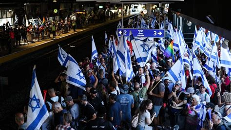 Las Multitudinarias Protestas En Israel Contra La Reforma Judicial Fuerzan Las Negociaciones