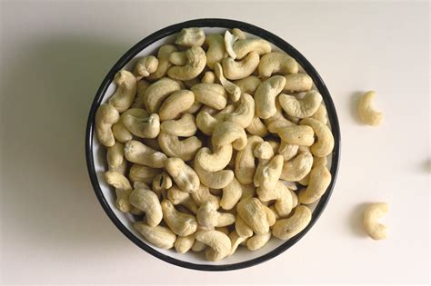 Bio Cashewkerne Ganz Kaufen Bei Foodoh