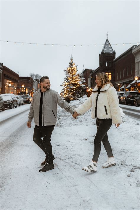 Winter Engagement Photo Ideas