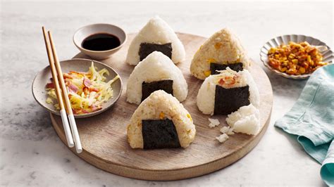 Onigiri recipe - BBC Food