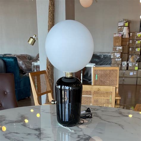 [Outlet] โคมไฟตั้งโต๊ะ [MD] Mathias Table Lamp Black