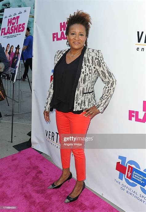 Actress Wanda Sykes Arrives At The Premiere Of The Hot Flashes At