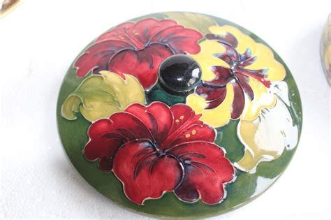 Moorcroft Hibiscus Pattern Trinket Pot Cover Tube Lined 13cms