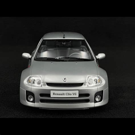 Renault Clio V6 2001 Silber 1 18 Ottomobile OT1034