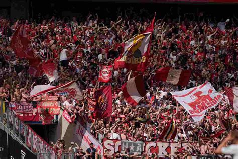 Bayern Monaco Stangata Champions Sanzione Per I Tifosi Tedeschi