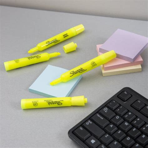 Sharpie 1920938 Fluorescent Yellow Chisel Tip Accent Tank Highlighter