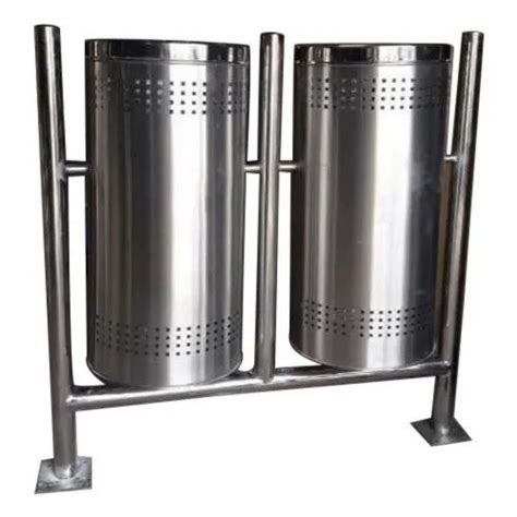 Steel Dustbin Ss Pole Mounted Dustbins Manufacturer From New Delhi