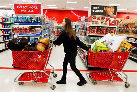 18 Thoughts Women Have While Shopping At Target