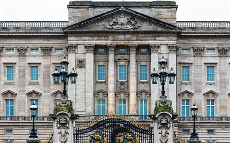 Buckingham Palace History | A Complete Breakdown