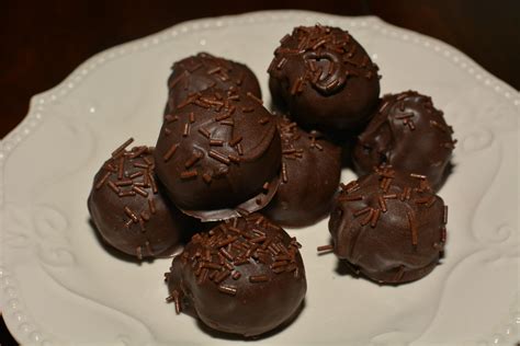 Chocolate Cake Balls - The Cookin Chicks