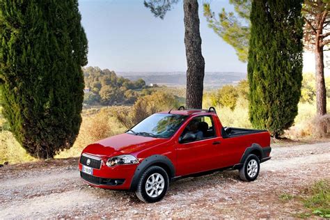 2013 Fiat Strada Review, Specs, Pictures, Price & Performance