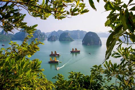 Baie d Halong circuit découverte des mystères de la baie au Vietnam