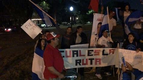 Honduran Americans Beat Pots And Pans To Protest President Hernandez In