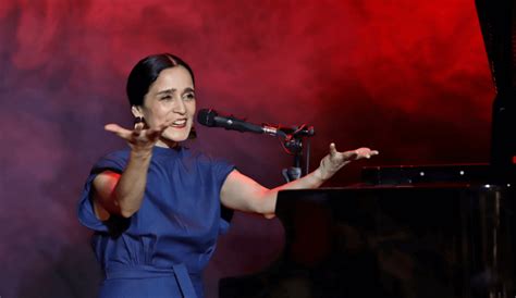 Carrera musical de Julieta Venegas y mayores éxitos MOTT Social