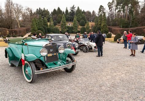 Desfile De La Demostraci N De Los Coches Hist Ricos En Los Jardines Del