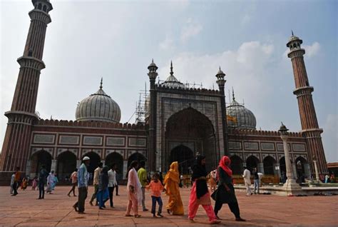 Jama Masjid जामा मस्जिद बना ईरान लड़कियों के बैन को लेकर तीनों एंट्री गेट पर लगा नोटिस बोर्ड