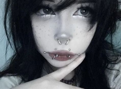 Emo Girl Cool Piercings Face Piercings Facial Piercings