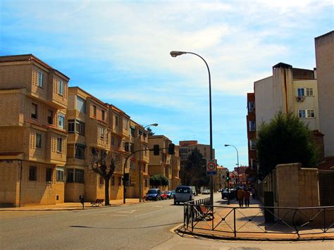 Foto Avenida De Los Reyes Cat Licos Cuenca Castilla La Mancha Espa A