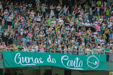 Em Jogo De Torcida Mulheres E Crian As Alef Manga Define Vit Ria