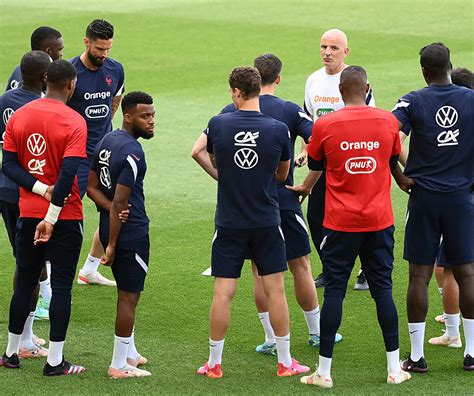 Football Euro 2020 Les Bleus Restent Dans Leur Bulle