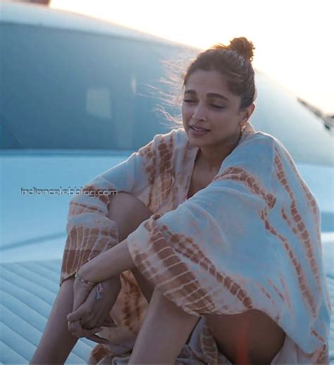 Deepika Padukone Gehraiyaan Hot Legs Hd Caps Starcelebblog