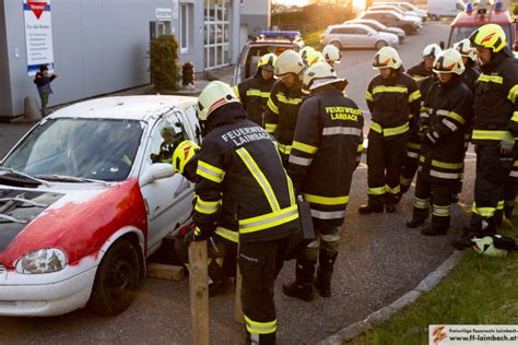 Übung mit hydraulischem Rettungsgerät FF Laimbach