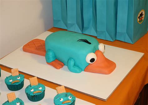 Making A Perry The Platypus Fondant Cake Perry The Platypus Disney