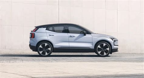 Volvo reveals the small, simple and inexpensive EX30 electric SUV ...