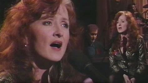 “I Can’t Make You Love Me” Stuns As Bonnie Raitt Channels Heartbreak At ...