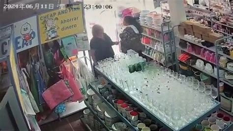 Captan a ancianas robando en tienda Vídeo Dailymotion