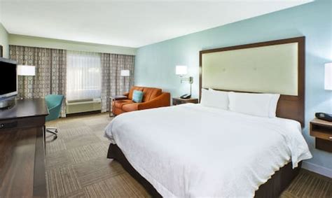 Gaylord Hotel Rooms at Hampton Inn