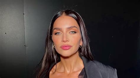 Al borde de la censura El descuido hot de Zaira Nara en el festejo de su cumpleaños