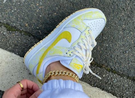 Que Vaut Les Nike Wmns Dunk Low Og Uv Purple Pulse Yellow Strike