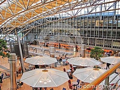 Aeroporto Di Amburgo Atrio Fotografia Editoriale Immagine 73681786