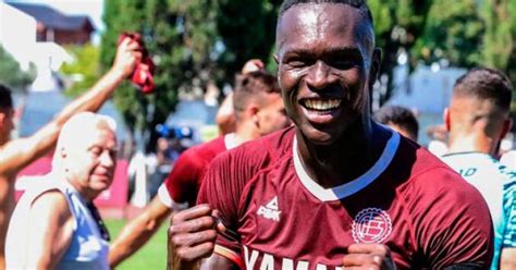 Debutó N Dong En Lanús Y Pasó A La Historia Noticias De Lomas De Zamora Diario La Unión