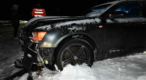 Nesslau Sg Frontalkollision Zwischen Zwei Autos Polizeinews Ch