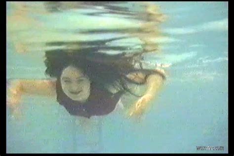 On Twitter Underwater Vintage Heidi And Rachel 1991 Underwater