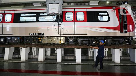 Melihat Perawatan Kereta Lrt Jakarta Di Depo Stasiun Pegangsaan Dua