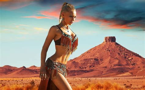 Desert Beauty Grahy Desert Model Lovely Blonde Woman Fashion Sexy Hd Wallpaper Peakpx