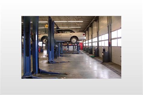 Corner Garage vs. Dealer Service Department | Edmunds