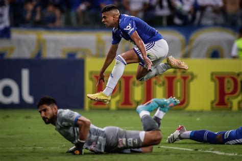 Cruzeiro Vira No Fim E Rebaixa O Csa No Jogo Da Entrega Da Ta A Da S Rie B