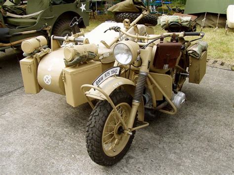 BMW 1940 R 75 Schweres Krad mit Beiwagen BMW R 75 Divers Musées