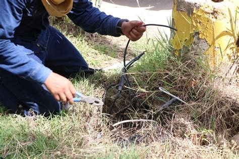 Servicios P Blicos Repara Luminarias Que Reportan Fallas En Parque Lineal