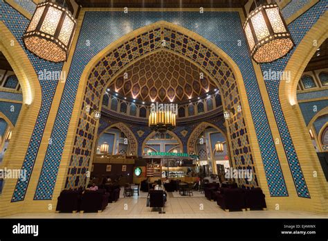 Caf Starbucks Dans Atrium Orn Ibn Battuta Shopping Mall Duba