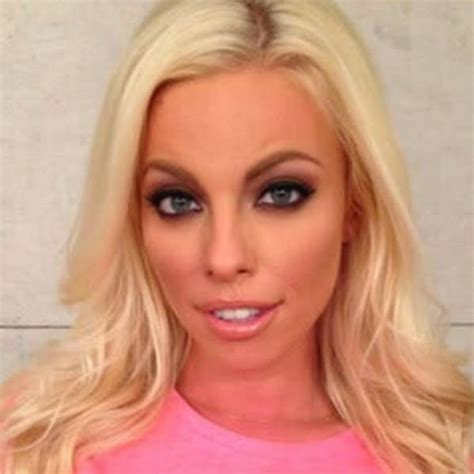 How Popular Porn Actresses Look With And Without Makeup 28 Pics Izismile