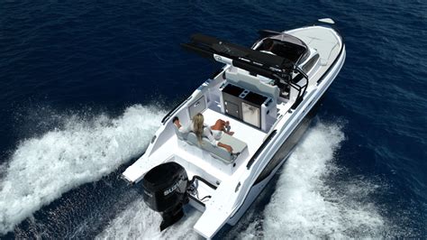 Ranieri Next Lx The Daycruiser With A New Style Yachting News